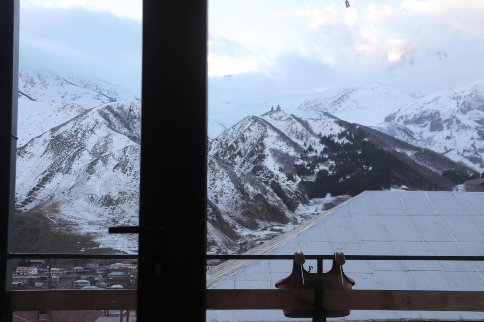 Guesthouse Relax In Kazbegi Exterior photo